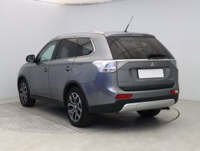 Mitsubishi Outlander - 2014