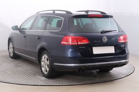 Volkswagen Passat - 2011