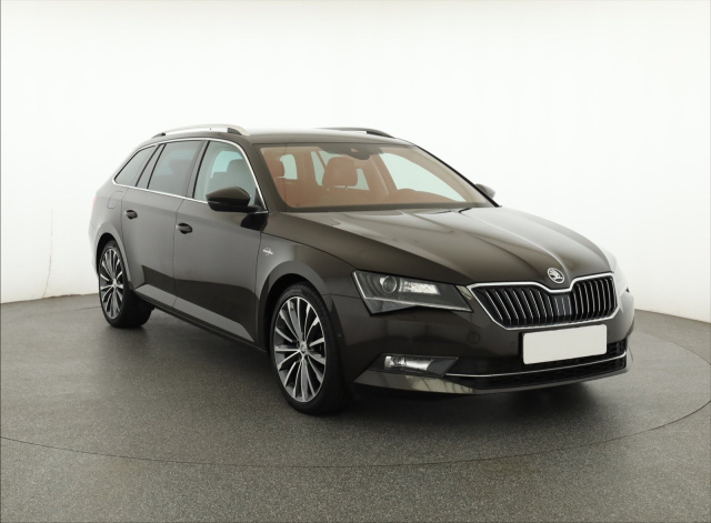 Škoda Superb 2016