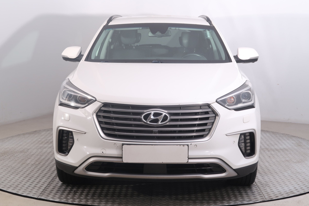 Hyundai Grand Santa Fe