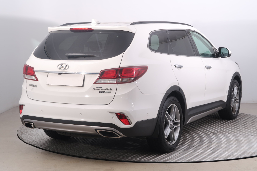 Hyundai Grand Santa Fe