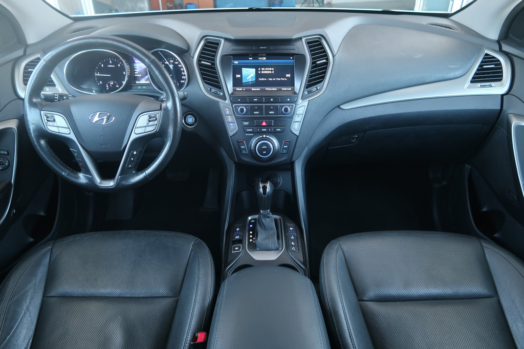 Hyundai Grand Santa Fe