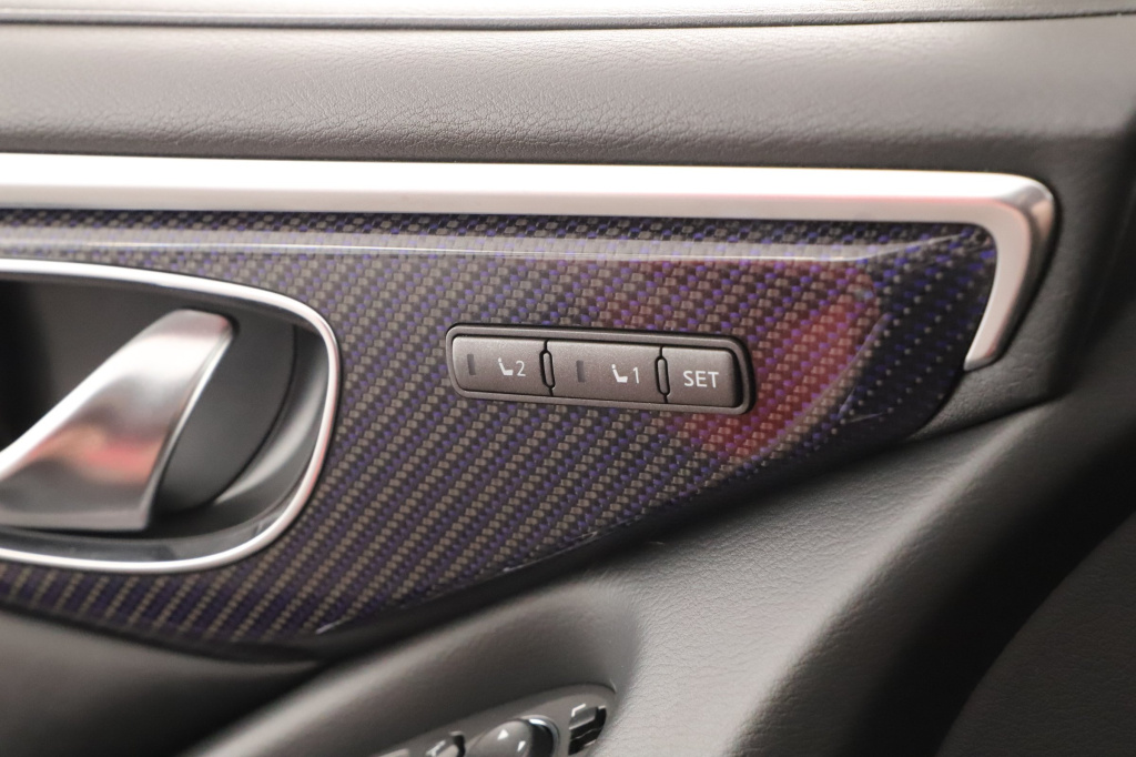 Infiniti Q60