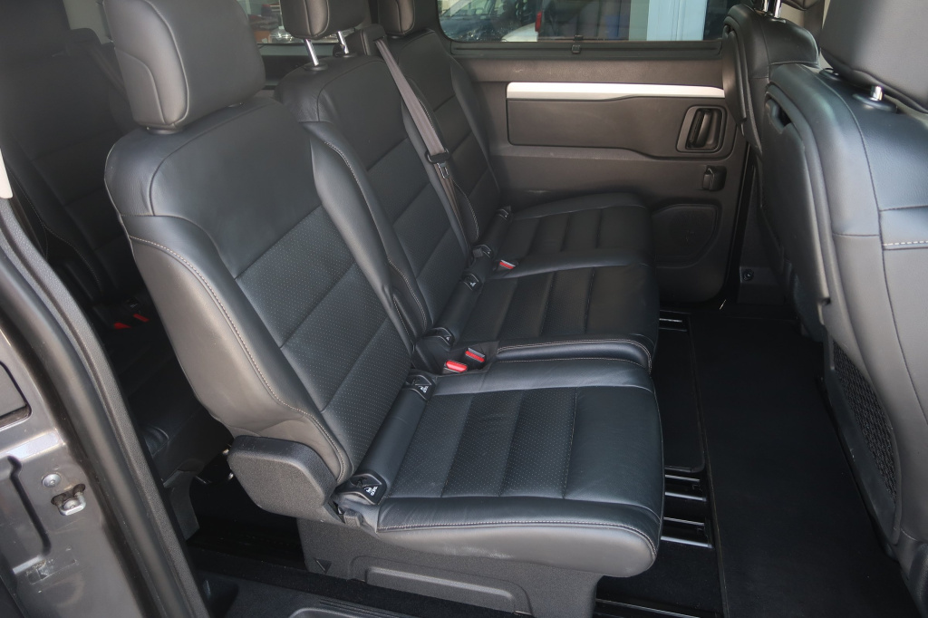 Peugeot Traveller