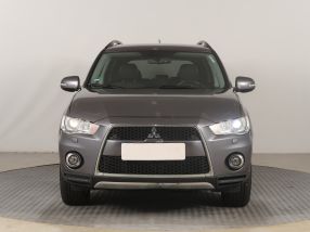 Mitsubishi Outlander - 2012