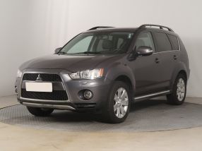 Mitsubishi Outlander - 2012