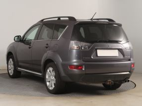 Mitsubishi Outlander - 2012