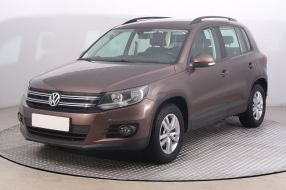 Volkswagen Tiguan - 2015