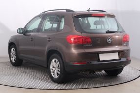 Volkswagen Tiguan - 2015