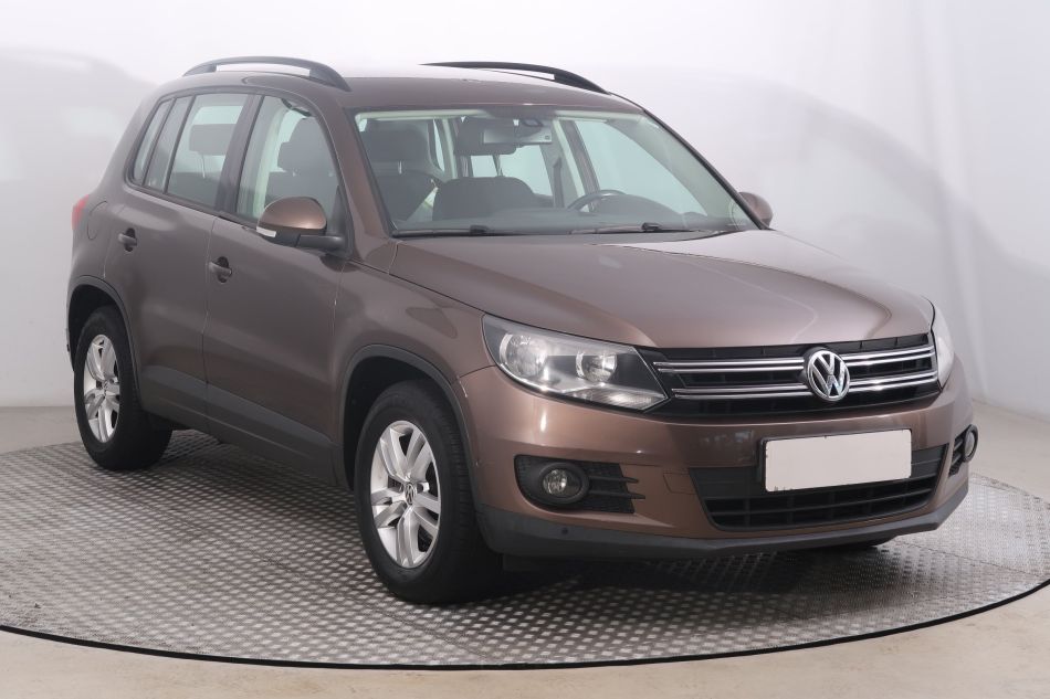 Volkswagen Tiguan - 2015