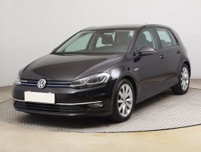 Volkswagen Golf - 2020