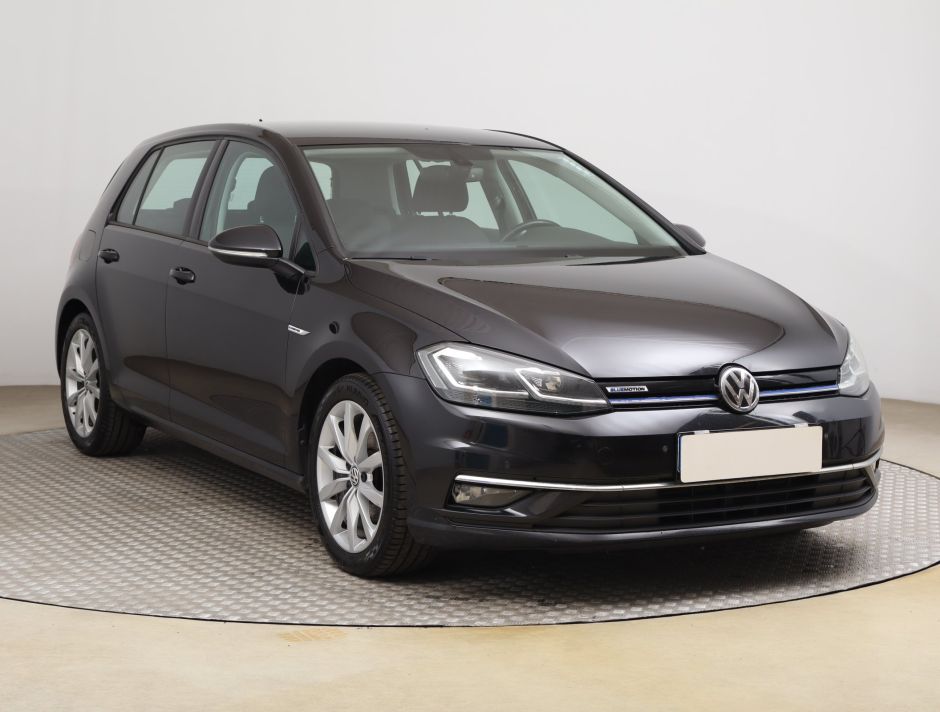 Volkswagen Golf - 2020
