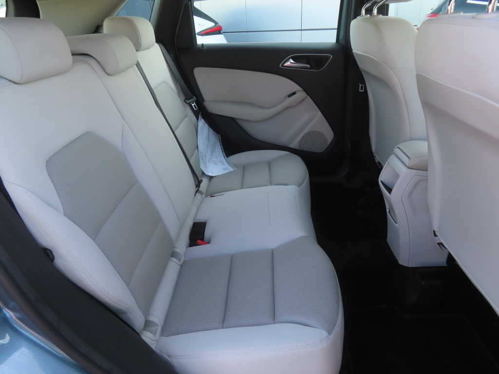 Mercedes-Benz B