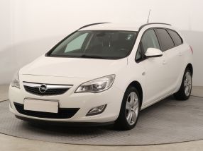 Opel Astra - 2011
