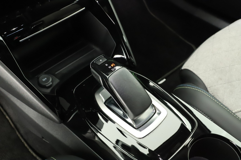 Peugeot e-2008