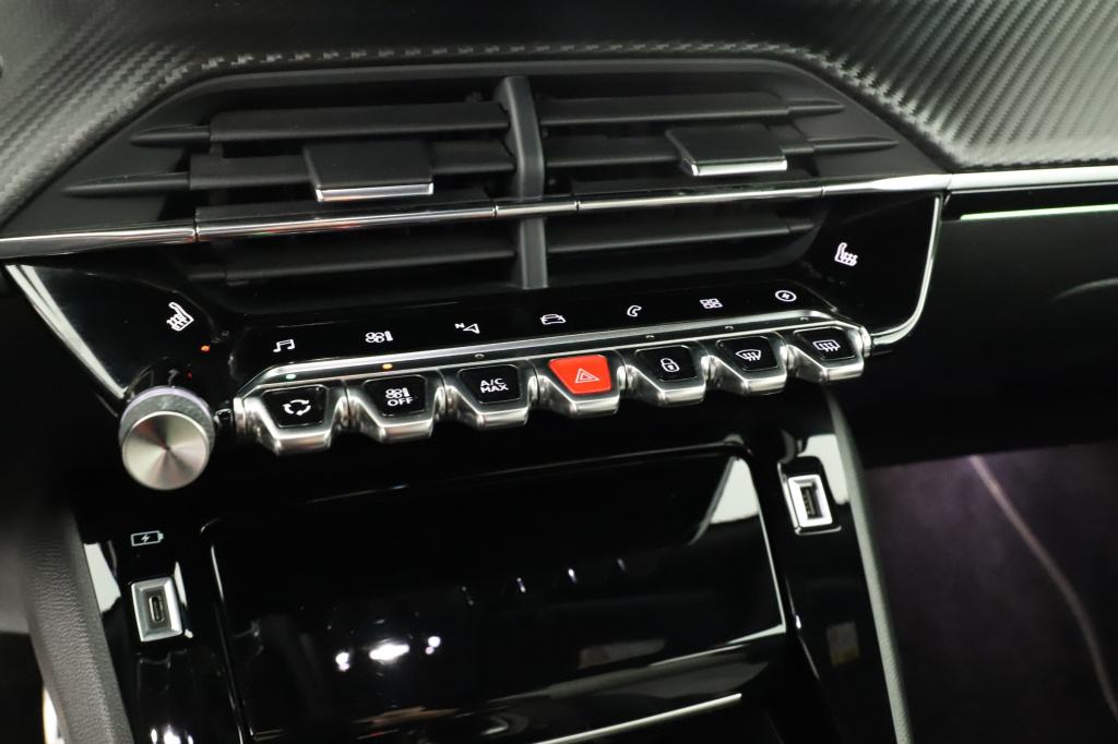 Peugeot e-2008