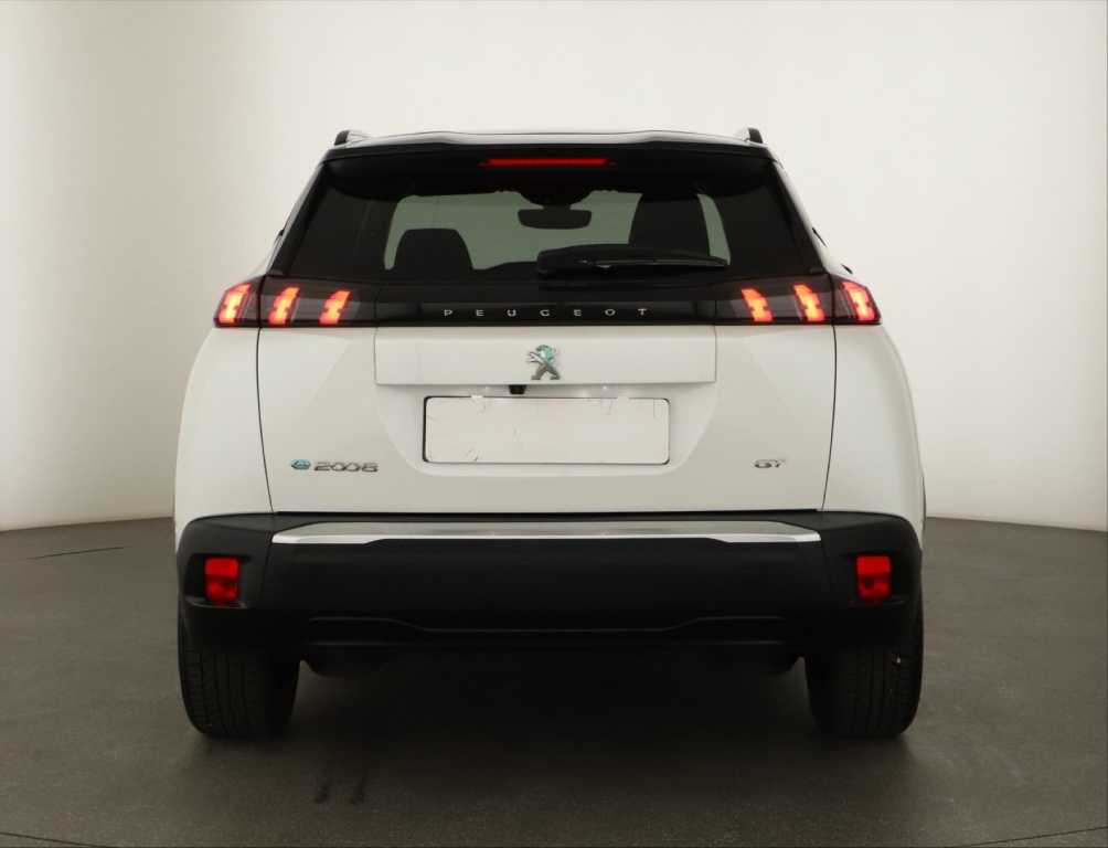 Peugeot e-2008