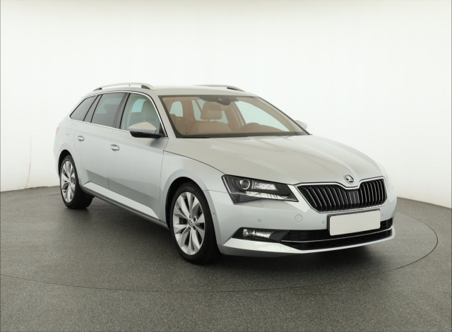 Škoda Superb 2016