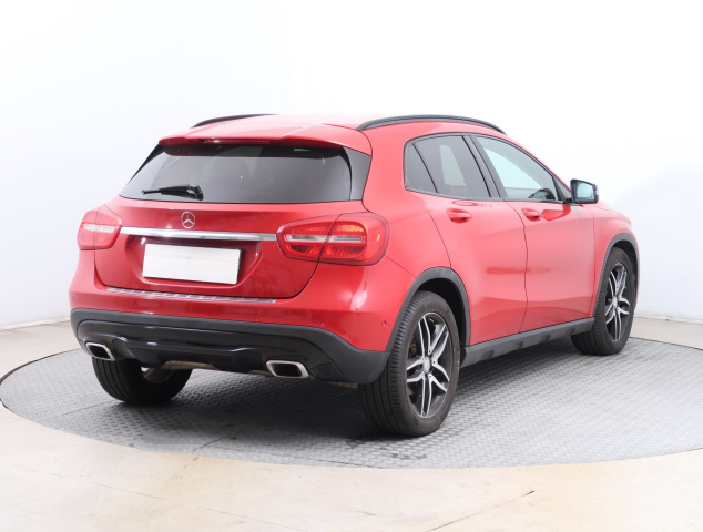Mercedes-Benz GLA 200 CDI 4MATIC