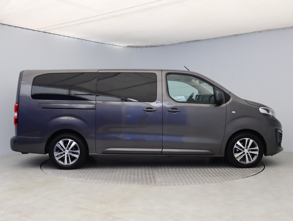 Peugeot Traveller