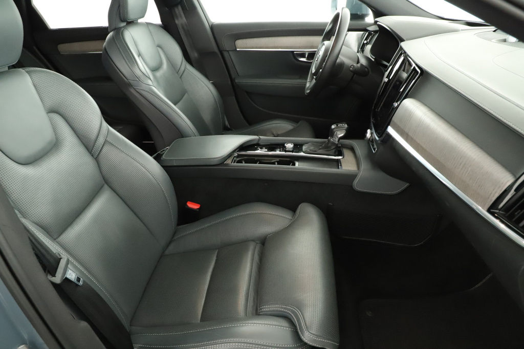Volvo V90 Cross Country