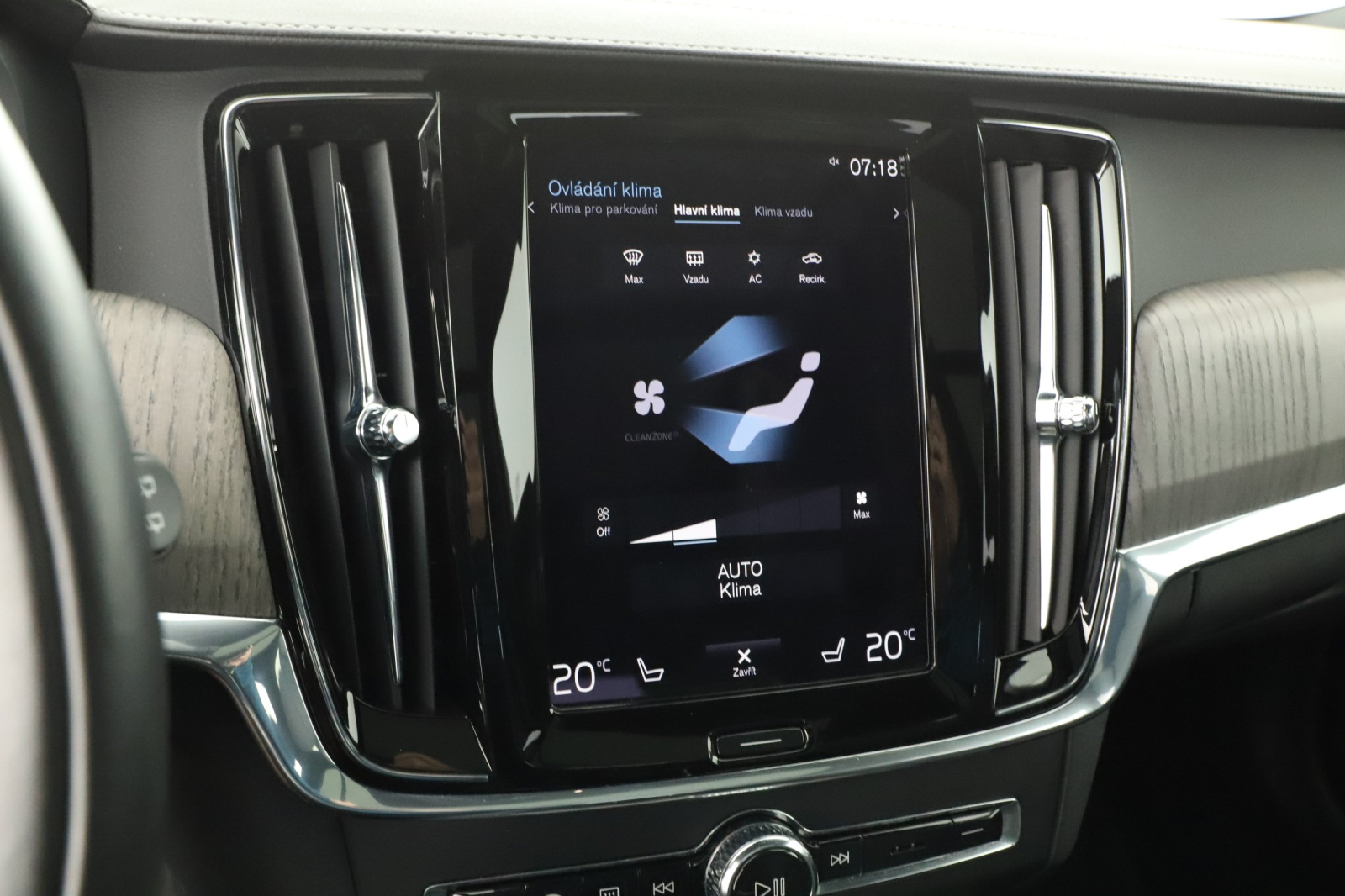 Volvo V90 Cross Country - 2020