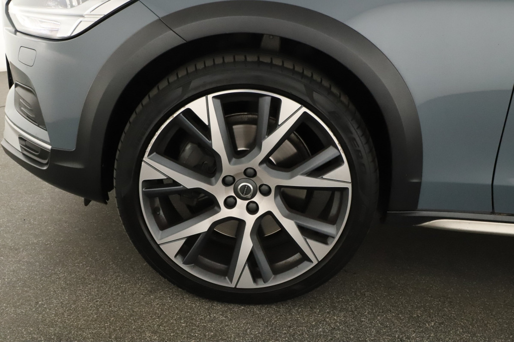 Volvo V90 Cross Country