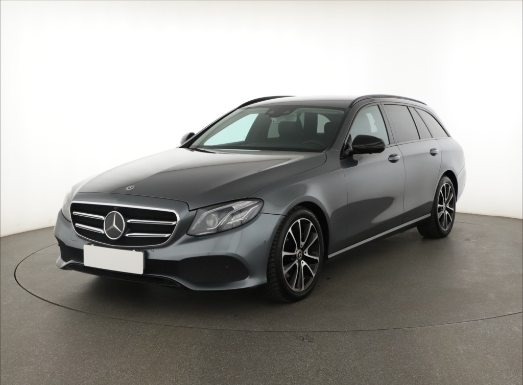 Mercedes-Benz E