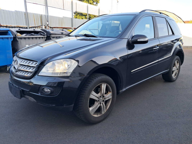 Mercedes-Benz ML 2005