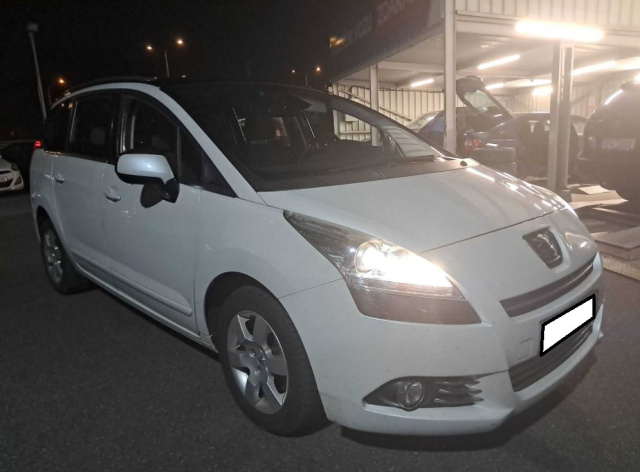 Peugeot 5008 2014