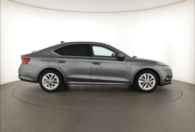 Škoda Octavia - 2023