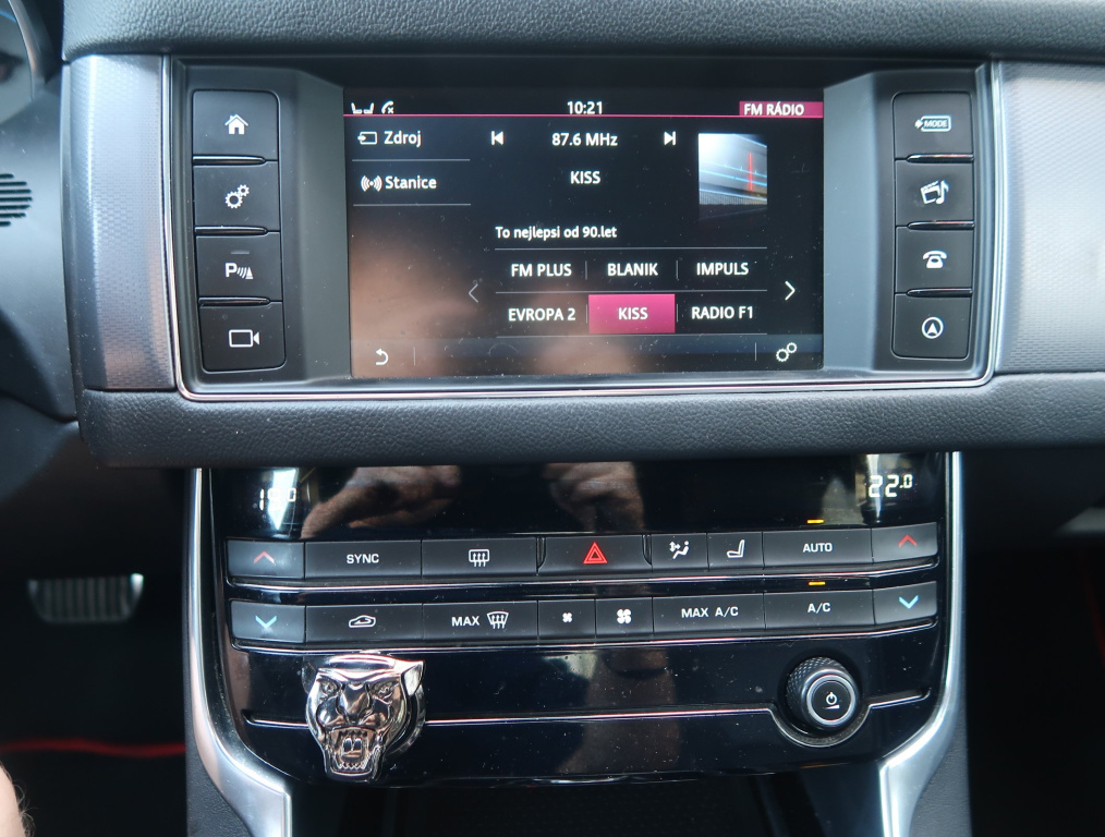 Jaguar XF