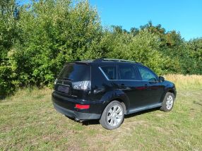 Mitsubishi Outlander - 2011