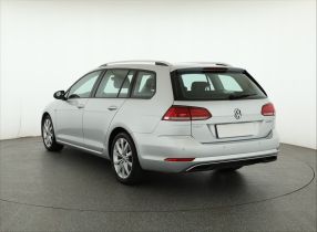 Volkswagen Golf - 2020