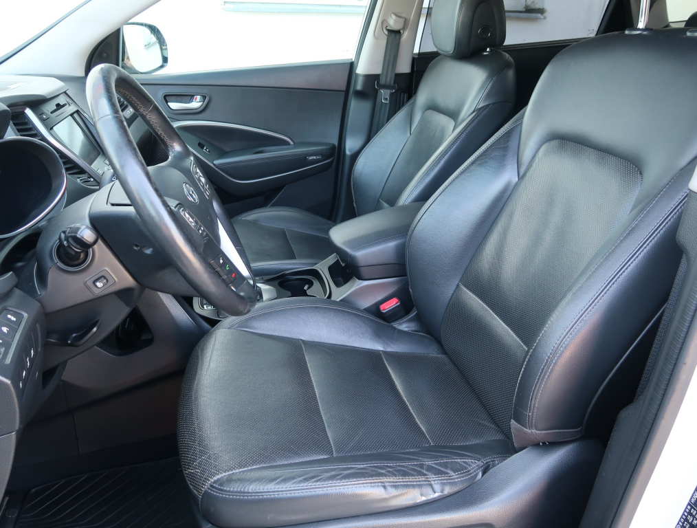 Hyundai Grand Santa Fe