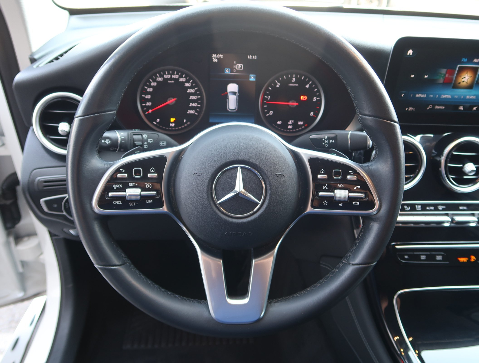 Mercedes-Benz GLC - 2020