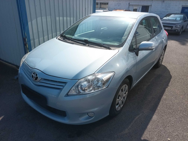 Toyota Auris 2011