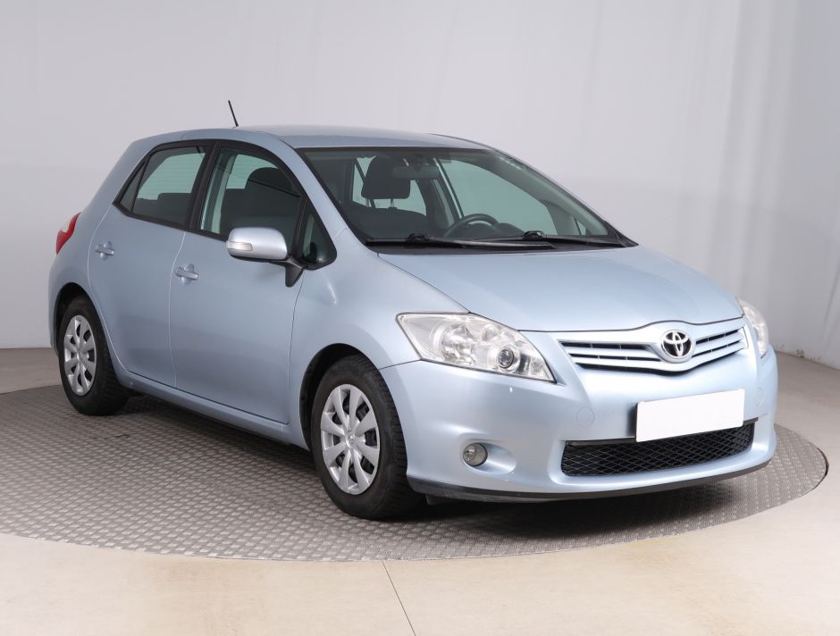 Toyota Auris - 2011