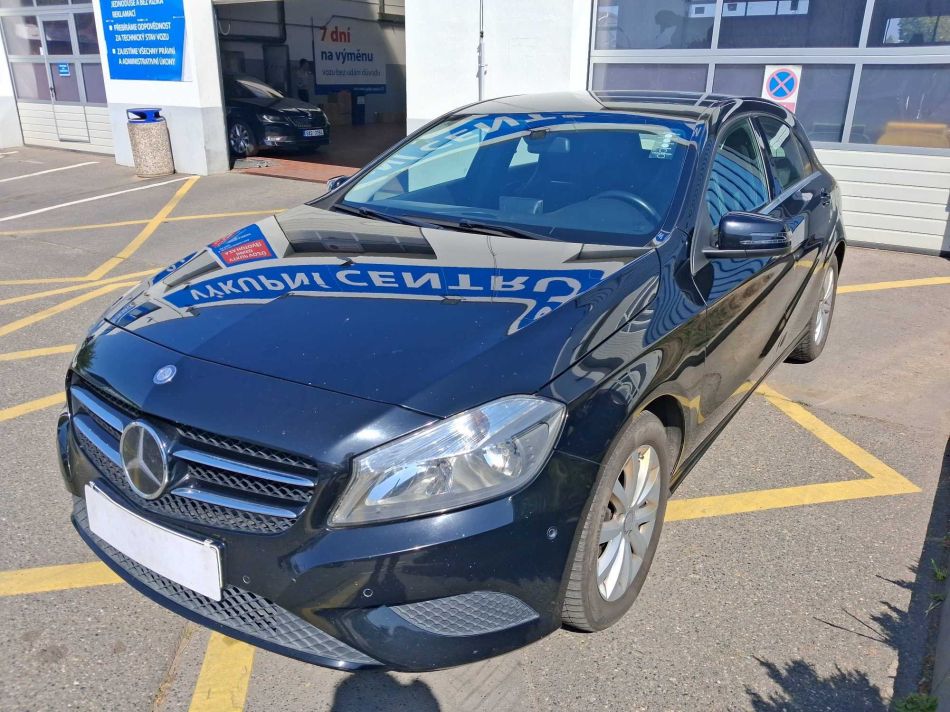 Mercedes-Benz A - 2015