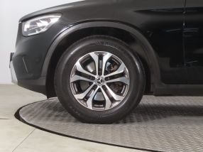 Mercedes-Benz GLC - 2021