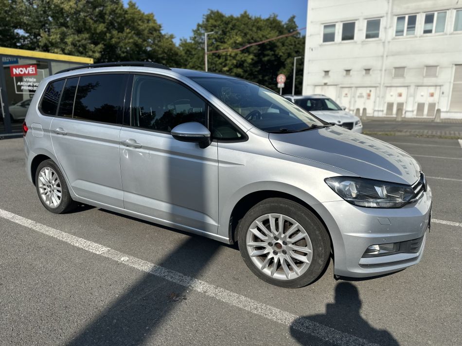 Volkswagen Touran - 2016