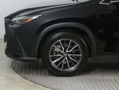 Lexus NX - 2023