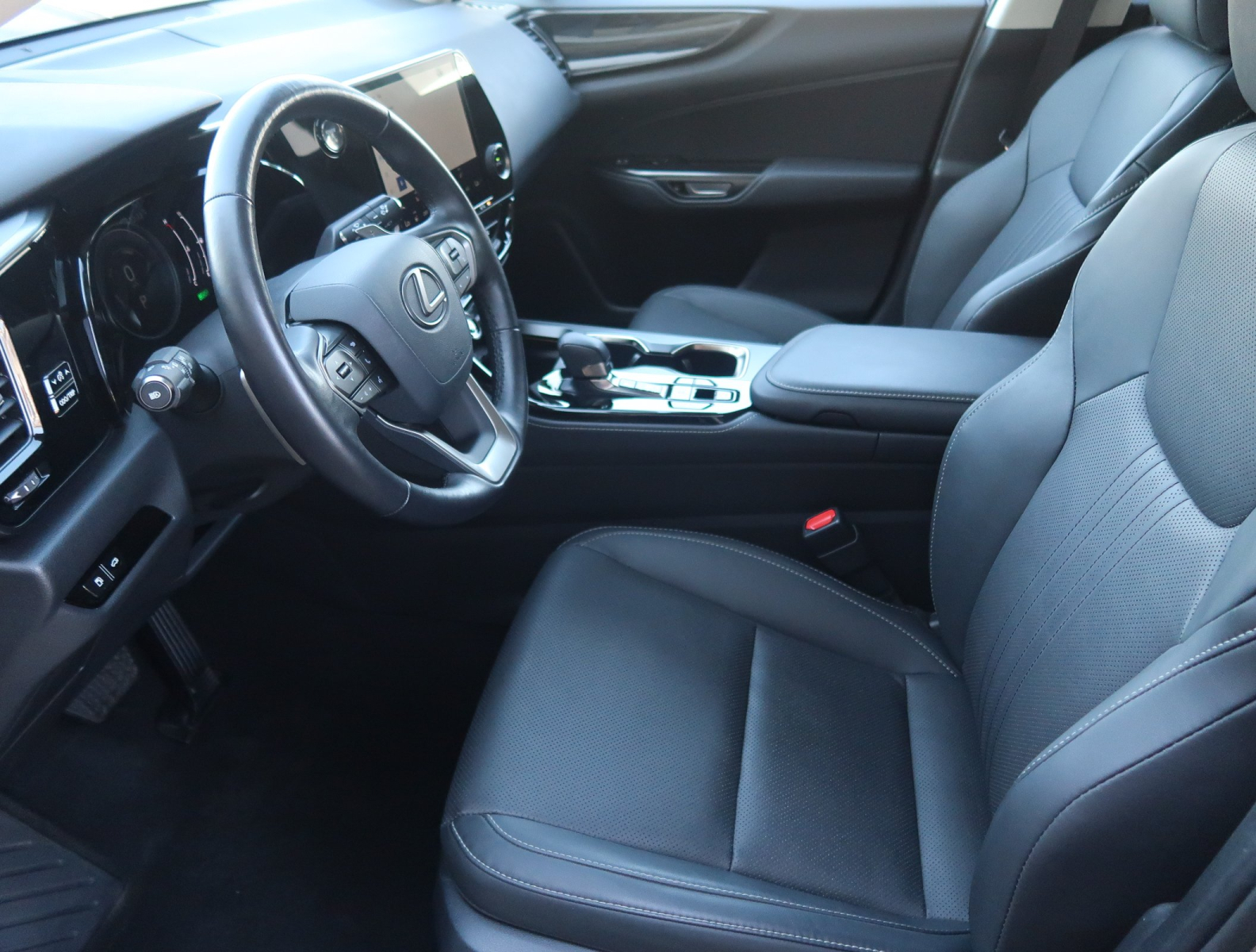 Lexus NX - 2023