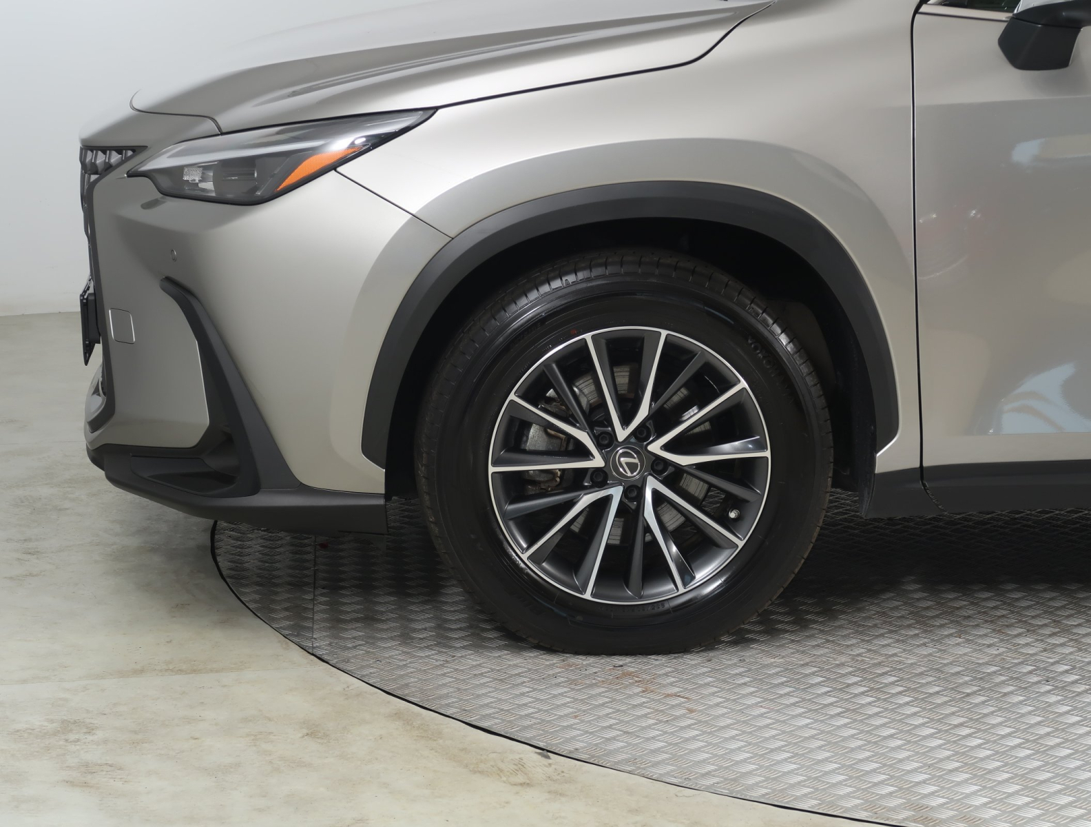 Lexus NX - 2023
