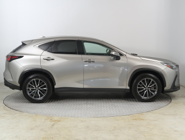 Lexus NX - 2023