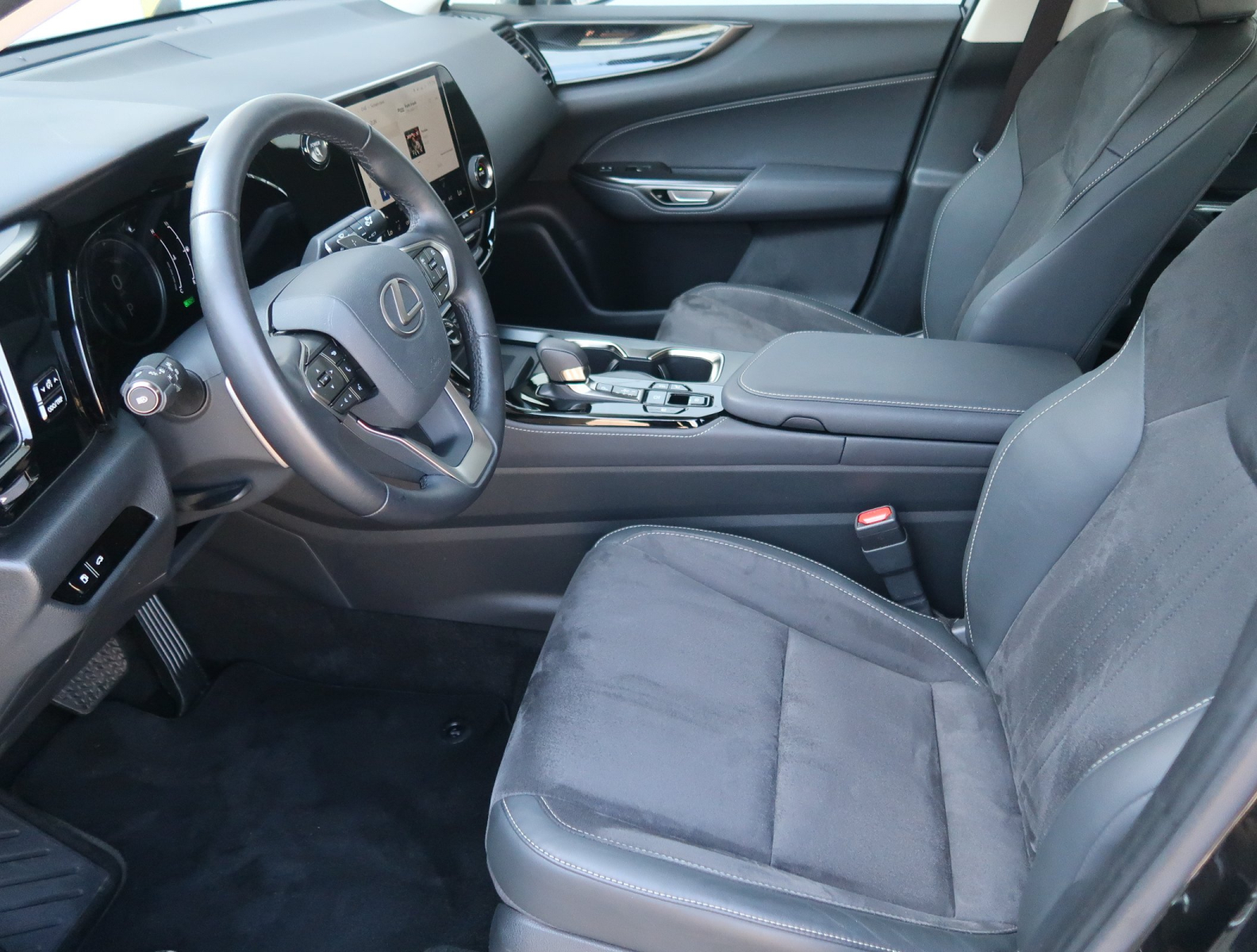Lexus NX - 2023