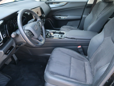 Lexus NX - 2023