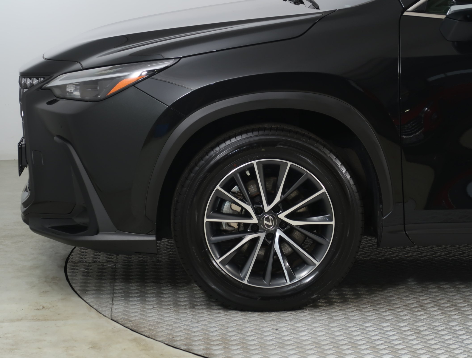 Lexus NX - 2023
