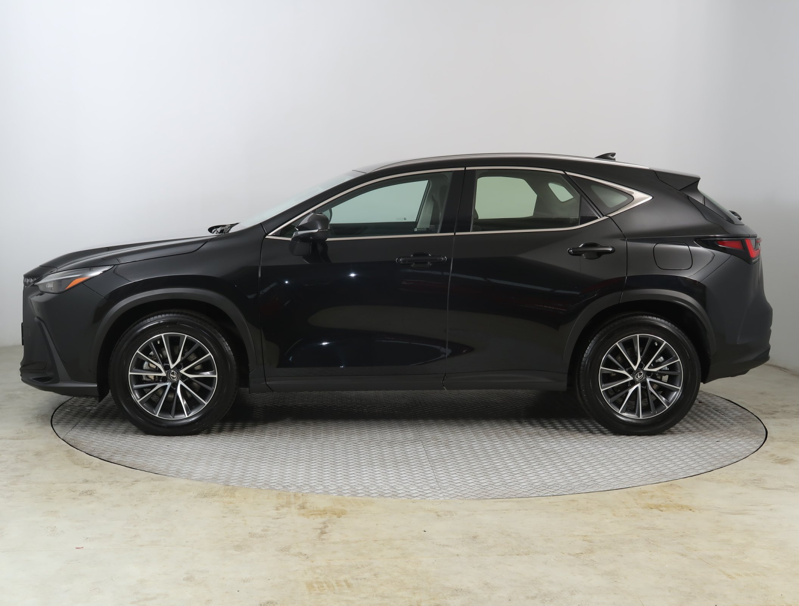 Lexus NX - 2023