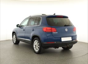 Volkswagen Tiguan - 2012